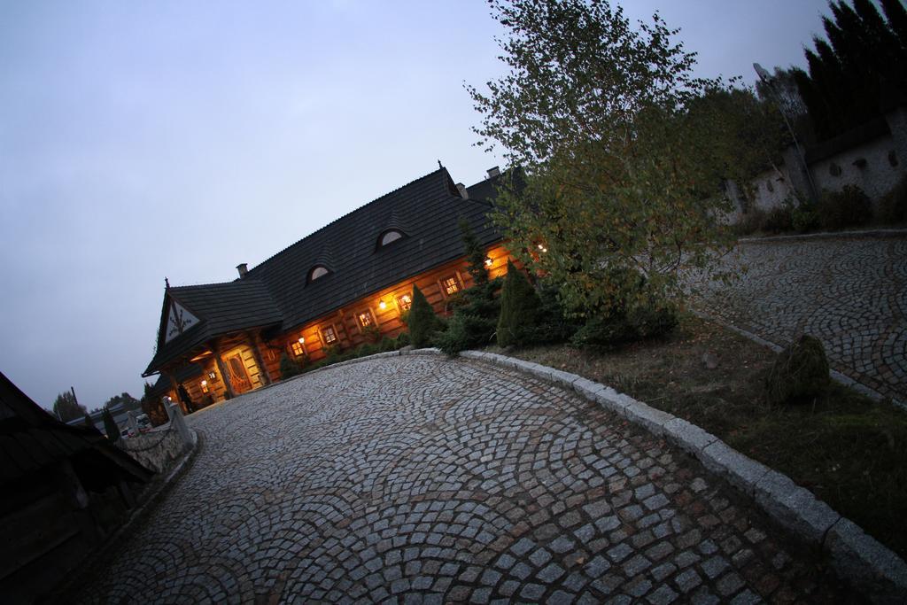 Hotel Zornica Poczesna Kültér fotó