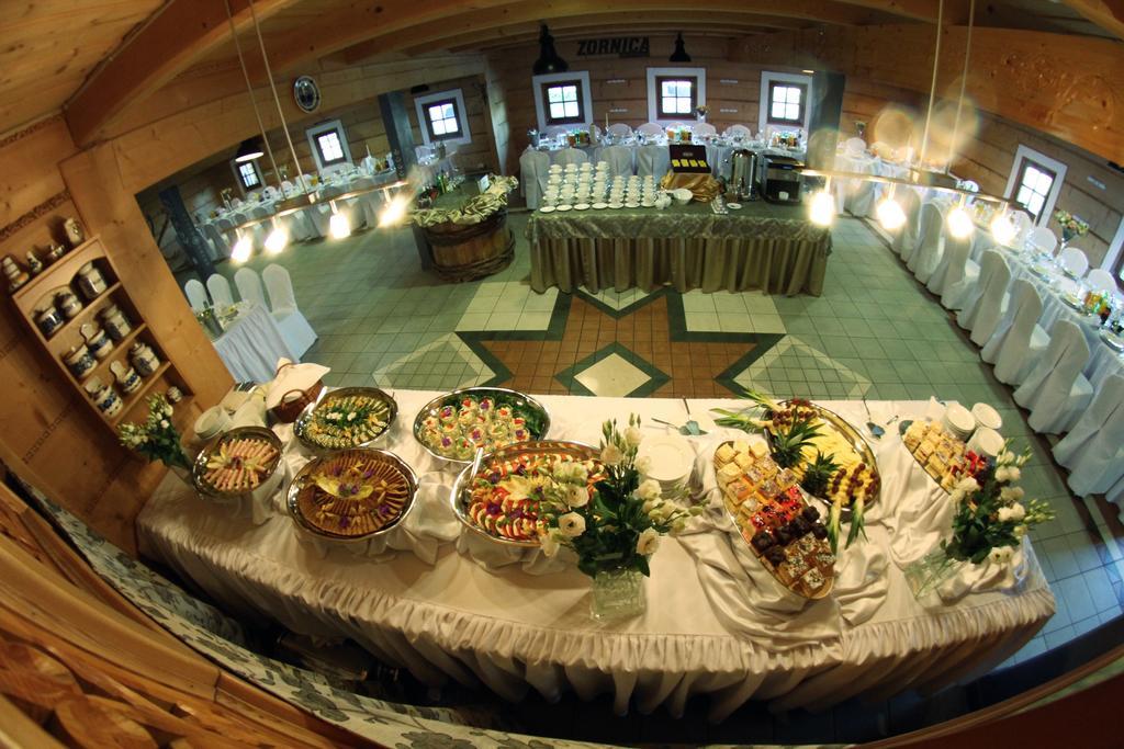 Hotel Zornica Poczesna Kültér fotó