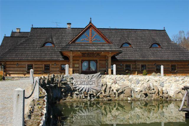 Hotel Zornica Poczesna Kültér fotó